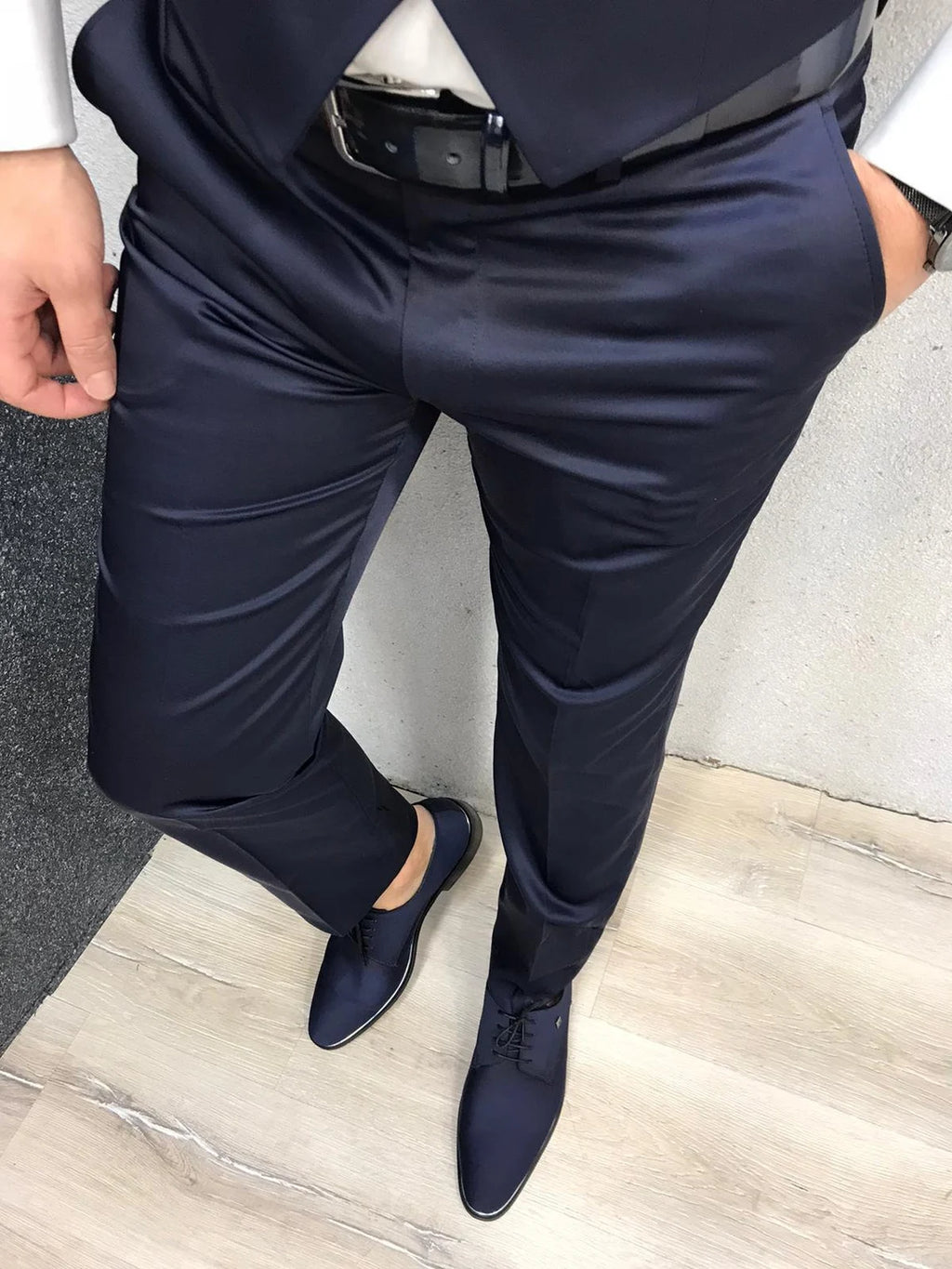 Men's Burgundy Satin Peak Lapel Slim Fit Tuxedo 3 Piece Suit