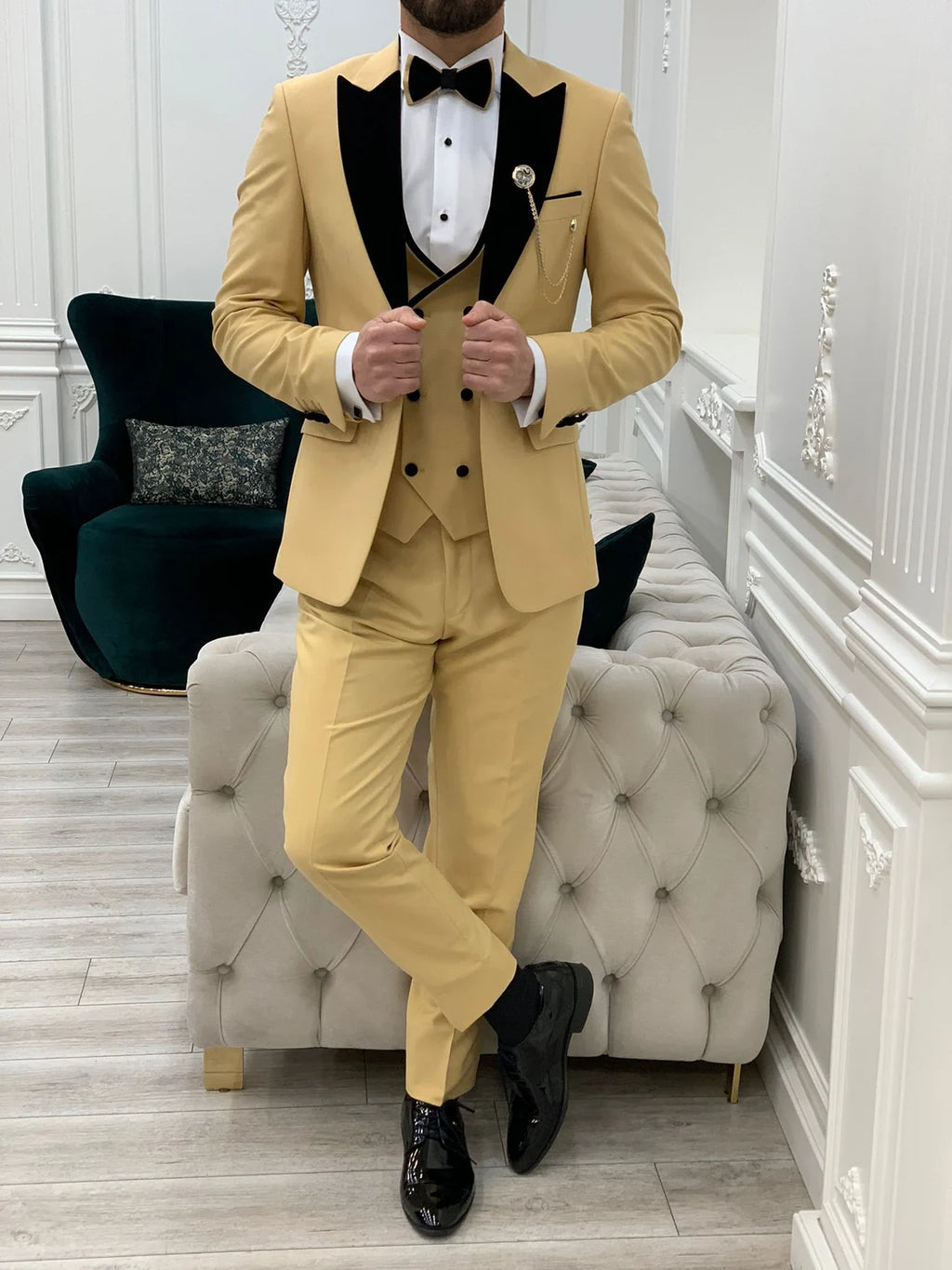 Yellow Velvet Peak Lapel Tuxedo Slim Fit 3 Piece Wedding Suit