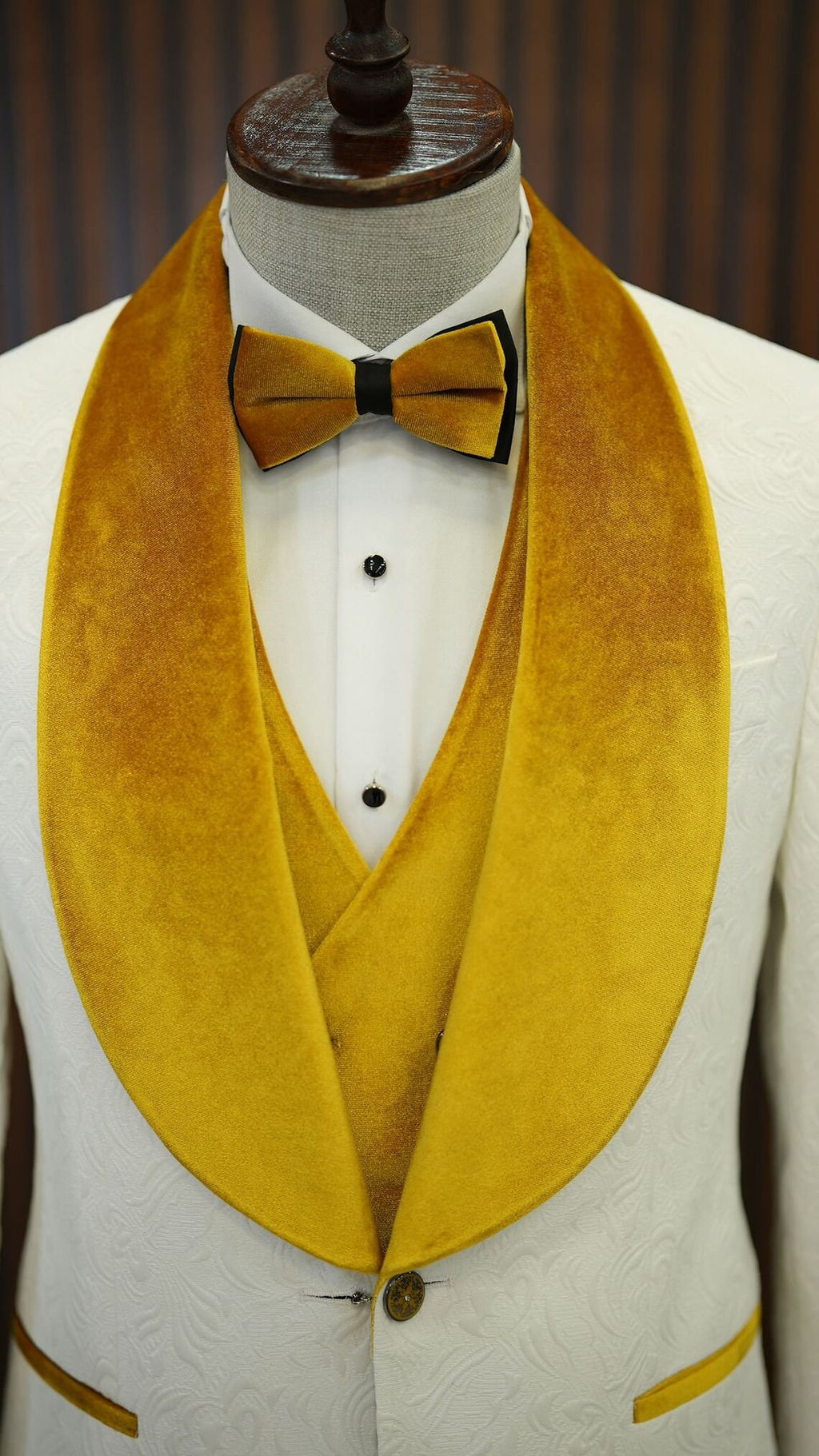 White Slim Fit Suit Yellow Velvet Lapel 3 Piece Wedding Tuxedo
