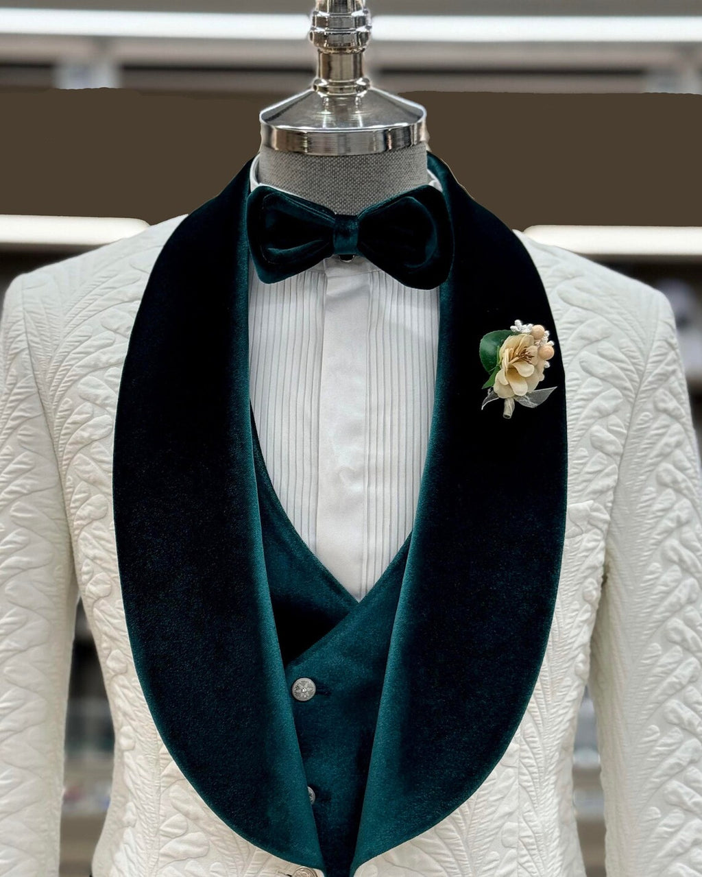 White & Green Shawl Lapel Tuxedo Slim Fit 3 Piece Suit