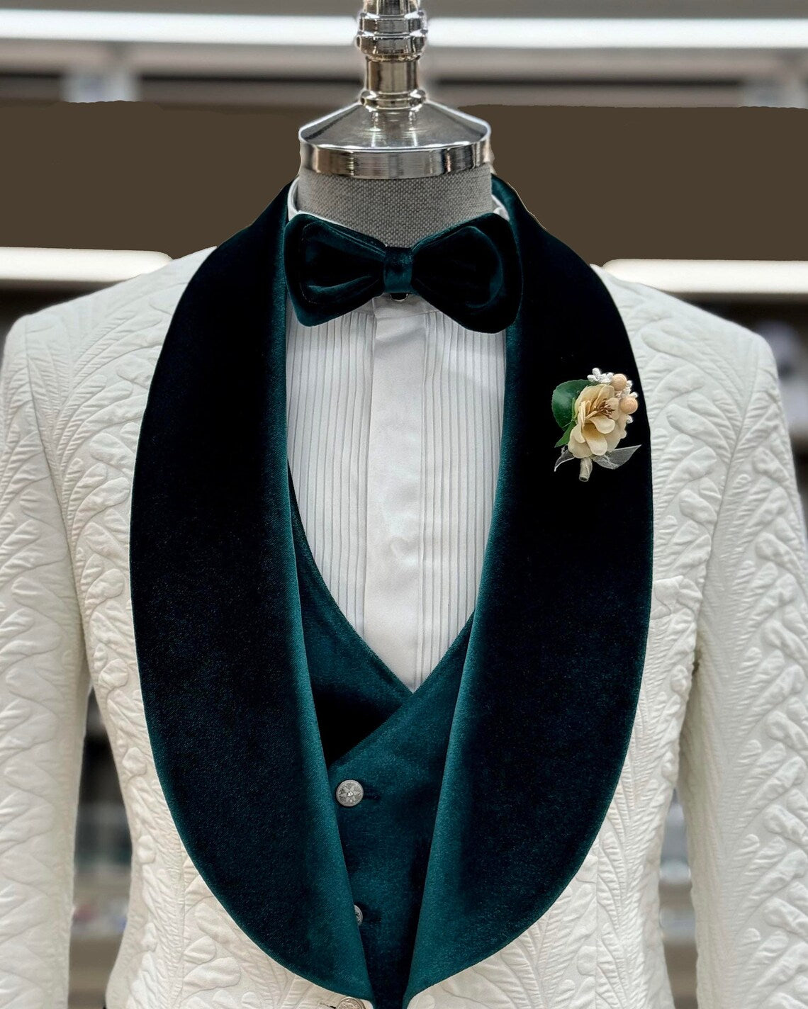White & Green Shawl Lapel Tuxedo Slim Fit 3 Piece Suit