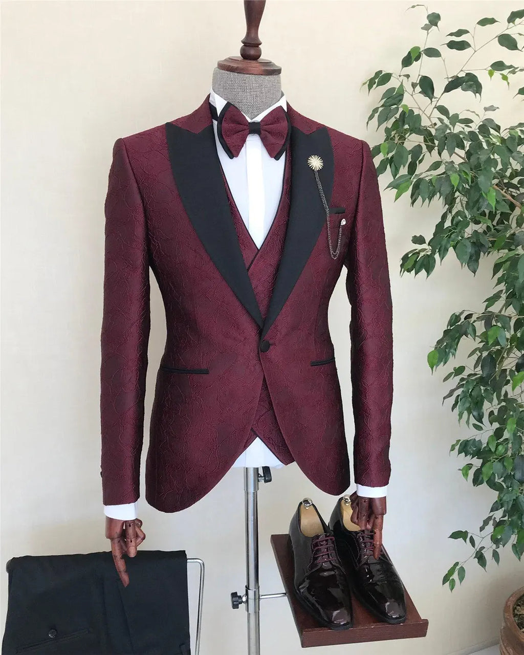 Burgundy Red Slim Fit Tuxedo Men's 3 Piece Wedding Suit